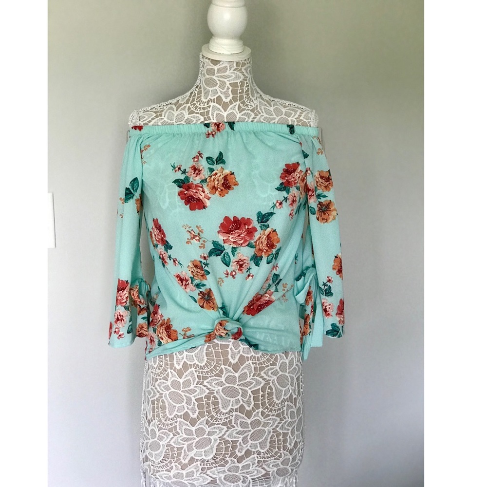 Off the shoulder floral top NWT
